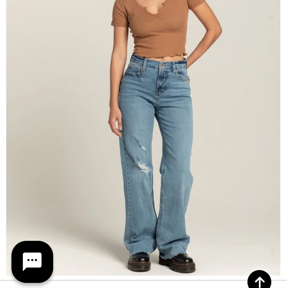 Distressed Wide Leg Jeans